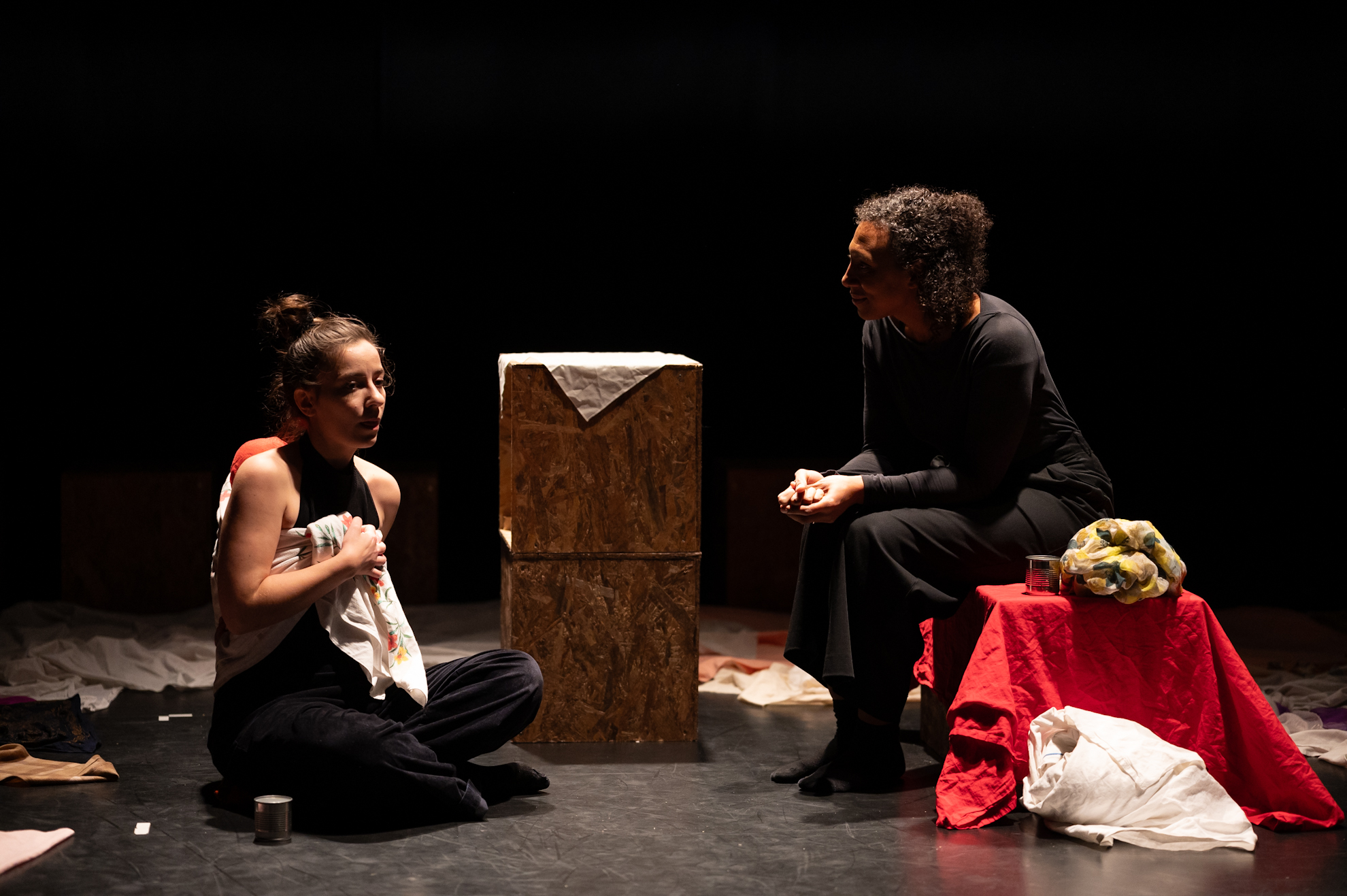 Photos, Cie Télémaque et sa création Refuge, Théâtre et danse, Espace Tonkin, Villeurbanne