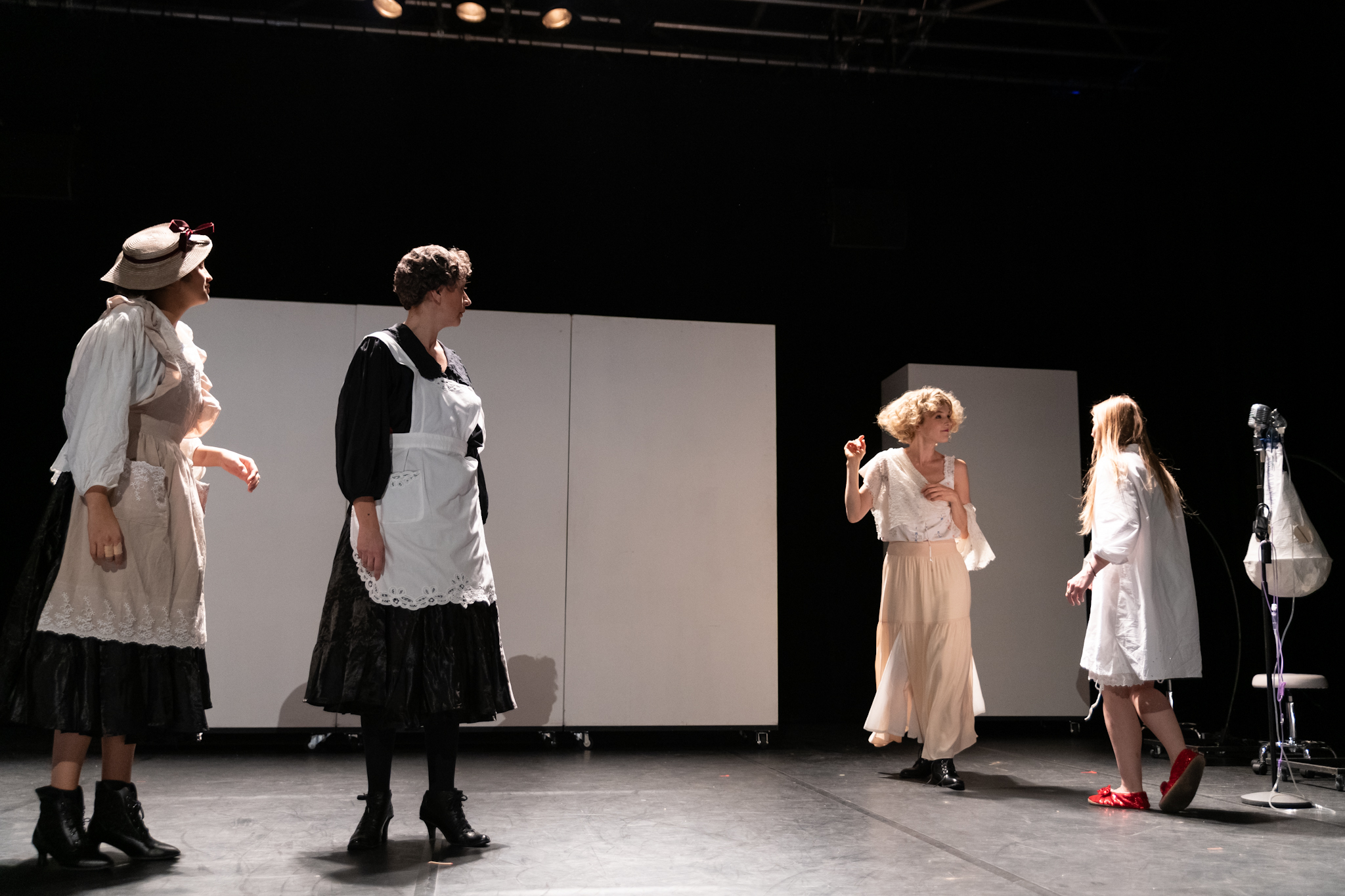 Photos, Cie La Bande à Mandrin, Héroïnes, Espace Jean Vilar de Bourgoin-Jallieu, Théâtre.